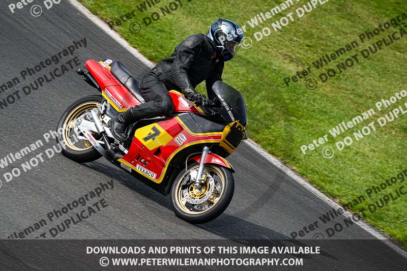 Vintage motorcycle club;eventdigitalimages;mallory park;mallory park trackday photographs;no limits trackdays;peter wileman photography;trackday digital images;trackday photos;vmcc festival 1000 bikes photographs